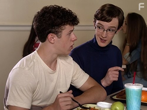Nolan Gould and Spenser McNeil in Американская семейка (2009)
