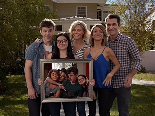 Julie Bowen, Ty Burrell, Sarah Hyland, Ariel Winter, and Nolan Gould in Американская семейка (2009)