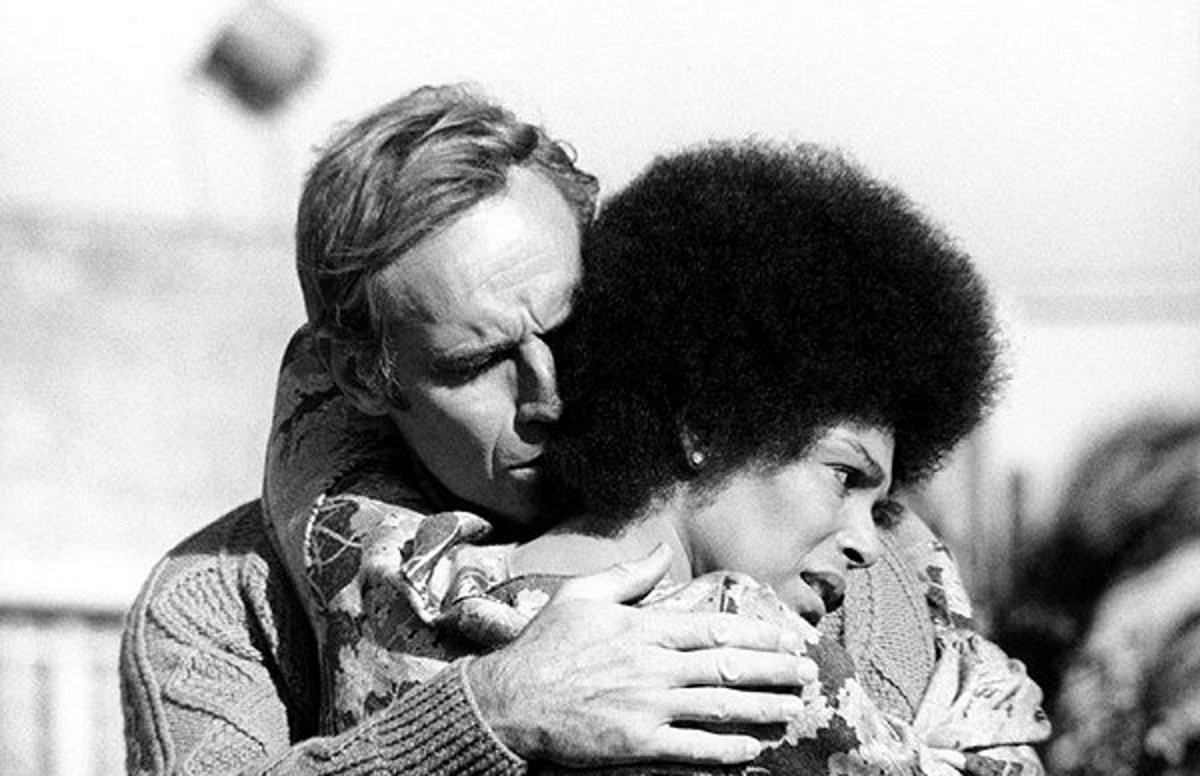 Charlton Heston and Rosalind Cash in Человек Омега (1971)