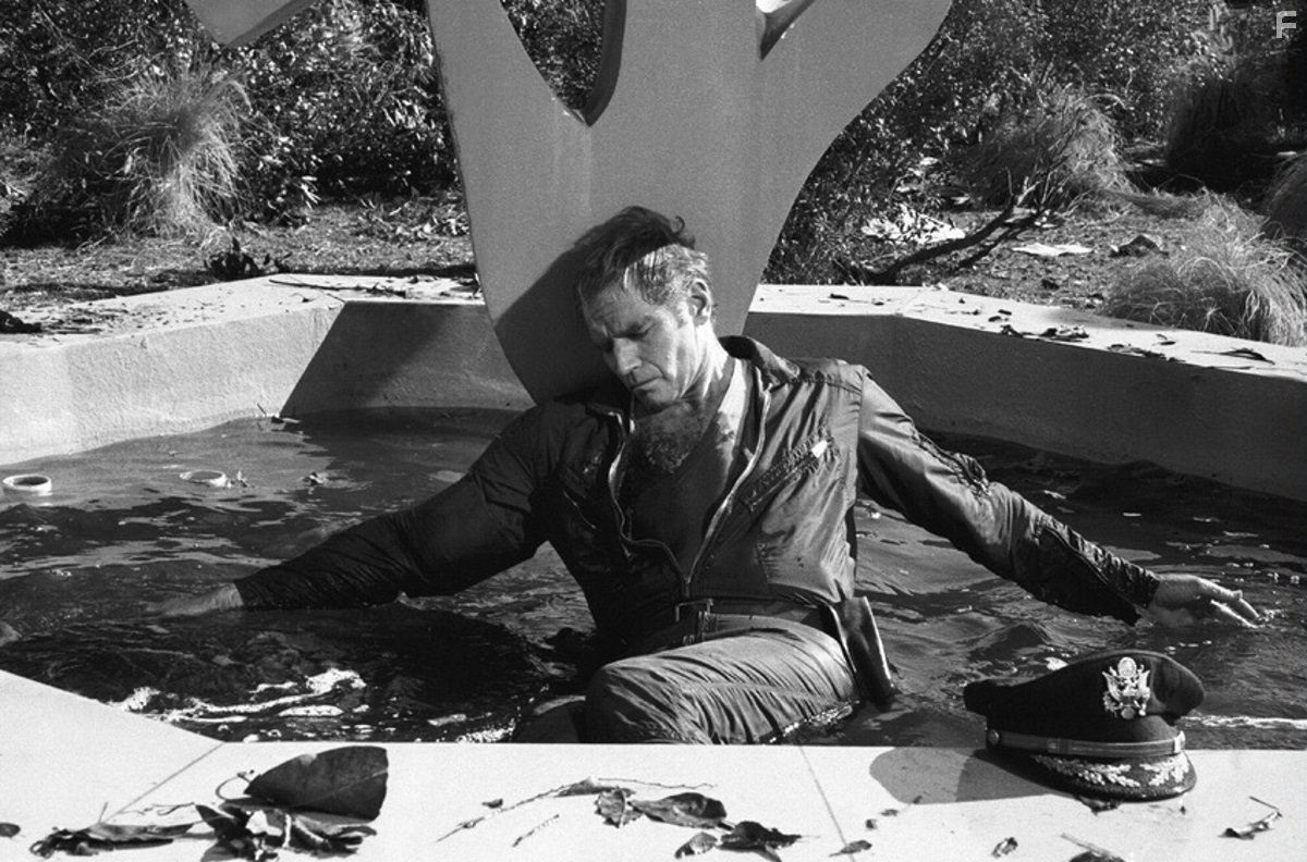 Charlton Heston in Человек Омега (1971)