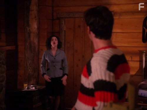 Sherilyn Fenn and Billy Zane in Твин Пикс (1990)