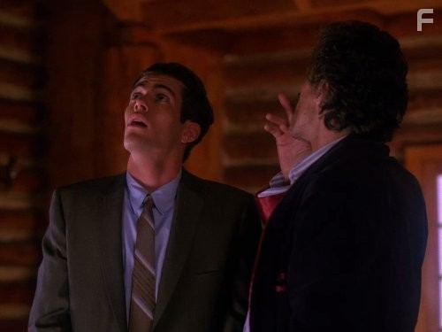 Dana Ashbrook and Richard Beymer in Твин Пикс (1990)