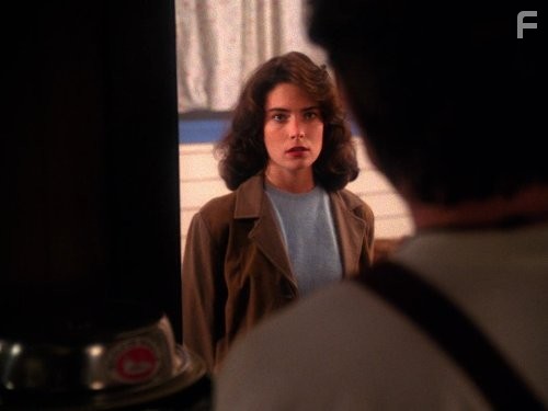 Lara Flynn Boyle and Lenny von Dohlen in Твин Пикс (1990)