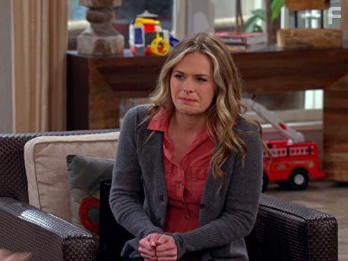 Maggie Lawson in Два с половиной человека (2003)