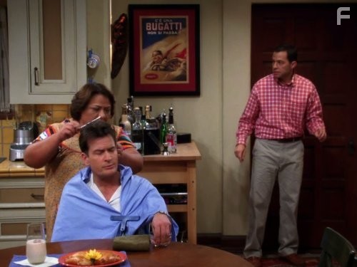 Charlie Sheen, Jon Cryer, and Tonita Castro in Два с половиной человека (2003)