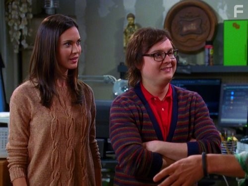 Clark Duke and Odette Annable in Два с половиной человека (2003)