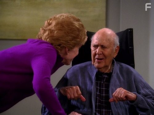 Carl Reiner and Holland Taylor in Два с половиной человека (2003)