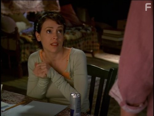 Alyssa Milano in Зачарованные (1998)