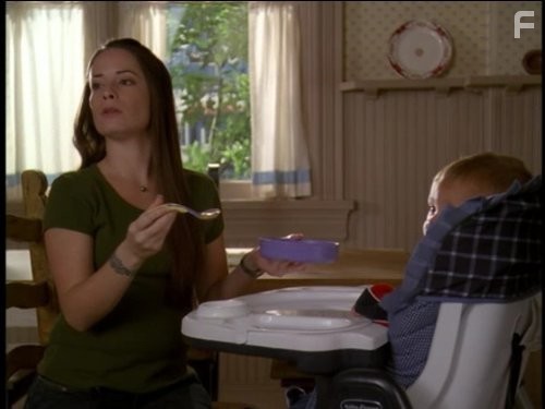 Holly Marie Combs in Зачарованные (1998)