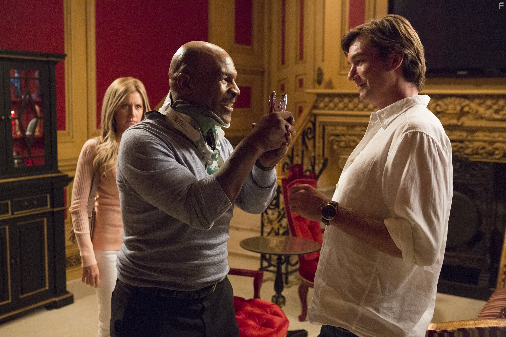 Jerry O'Connell, Mike Tyson, and Ashley Tisdale in Очень страшное кино 5 (2013)
