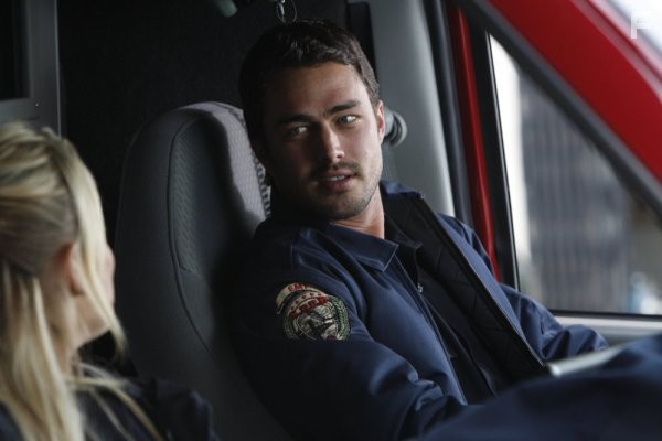 Anastasia Griffith and Taylor Kinney in Травма (2009)