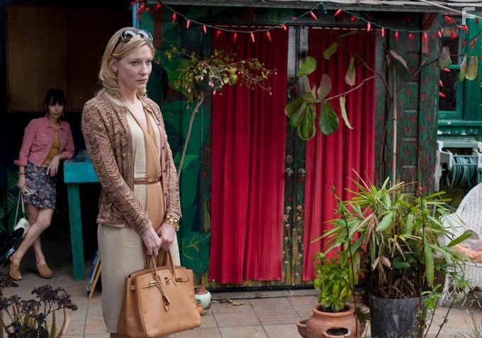 Cate Blanchett and Sally Hawkins in Жасмин (2013)