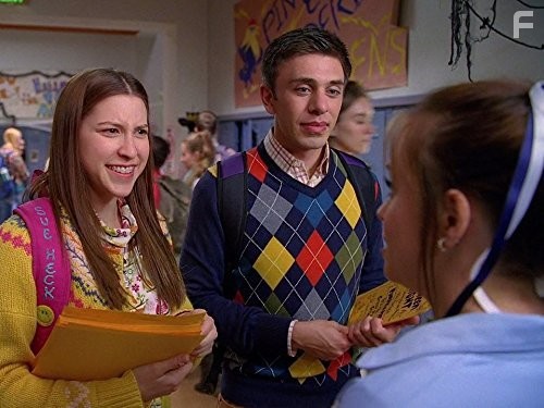 Eden Sher and Brock Ciarlelli in Бывает и хуже (2009)