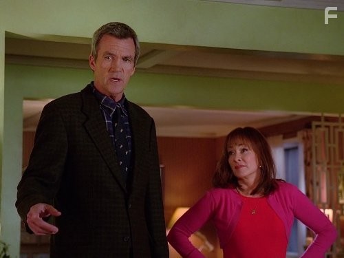 Patricia Heaton and Neil Flynn in Бывает и хуже (2009)