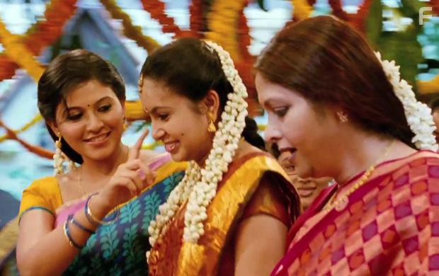 Jayasudha and Anjali in Seethamma Vakitlo Sirimalle Chettu (2013)