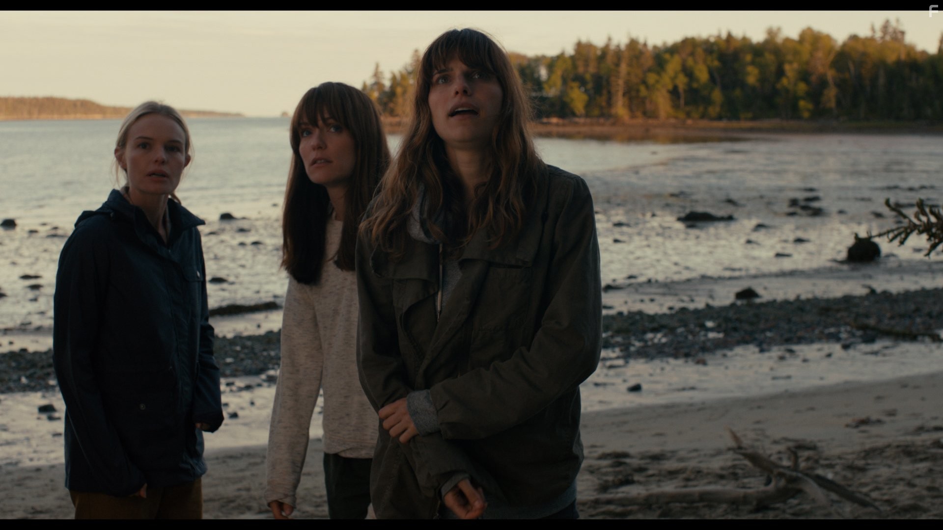 Kate Bosworth, Katie Aselton, and Lake Bell in Остров смерти (2012)