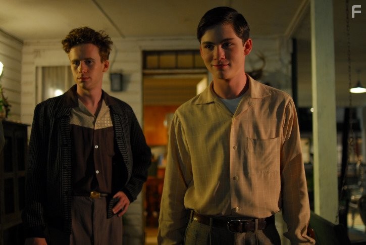 Logan Lerman and Mark Rendall in Мой единственный (2009)