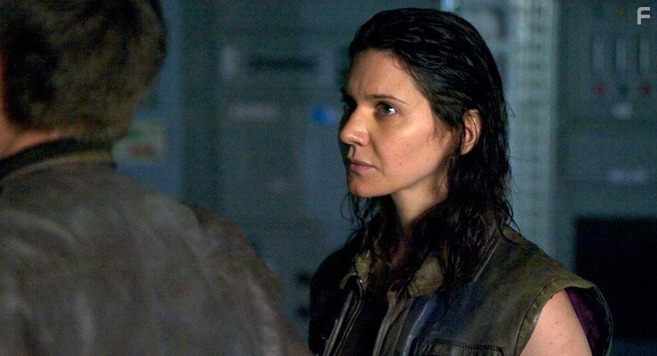 Amy Matysio in В плену у космоса (2013)