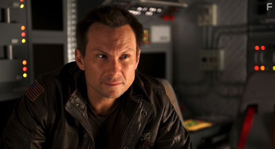Christian Slater in В плену у космоса (2013)