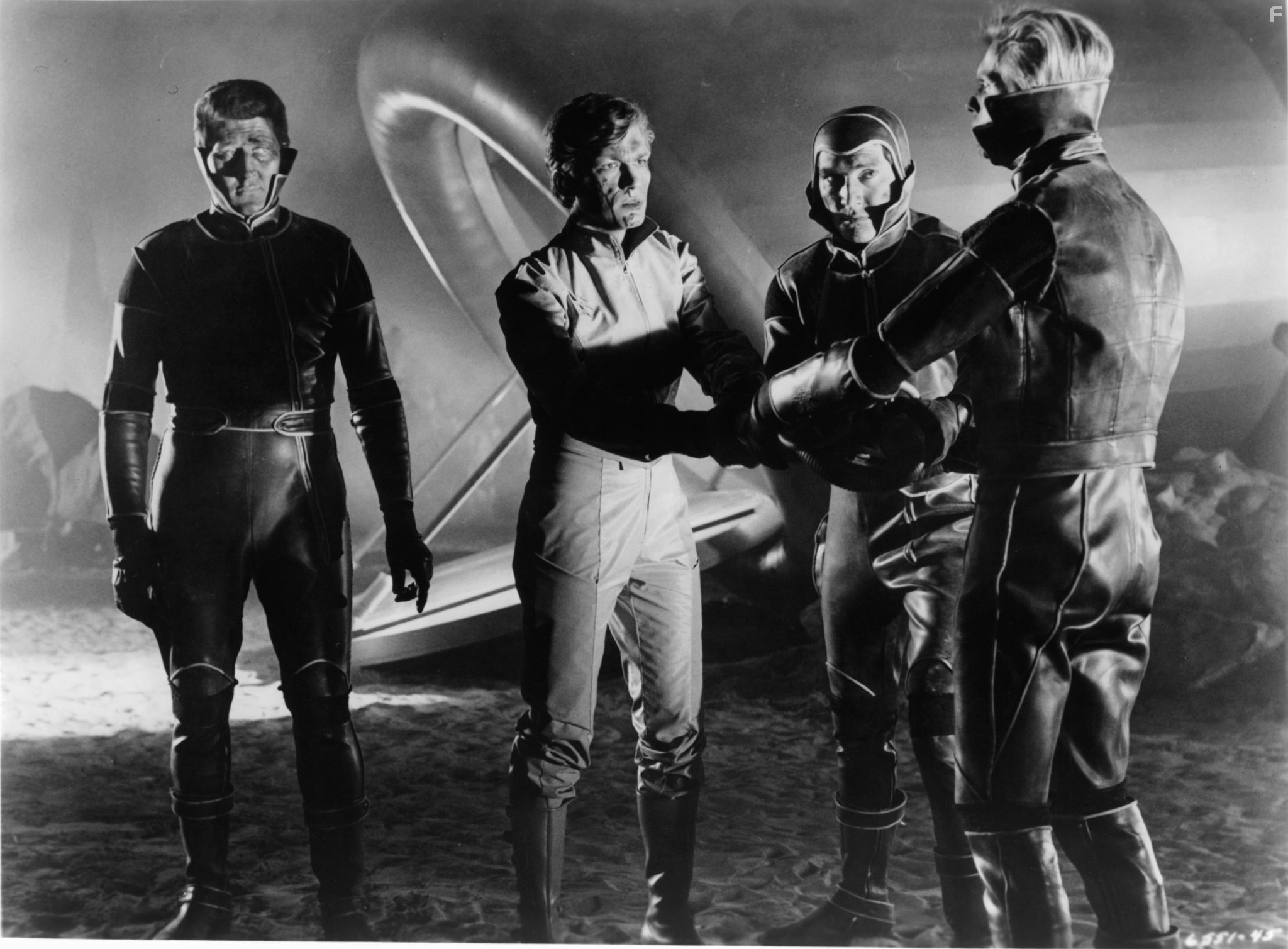 Barry Sullivan in Планета вампиров (1965)