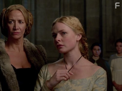 Janet McTeer and Rebecca Ferguson in Белая королева (2013)