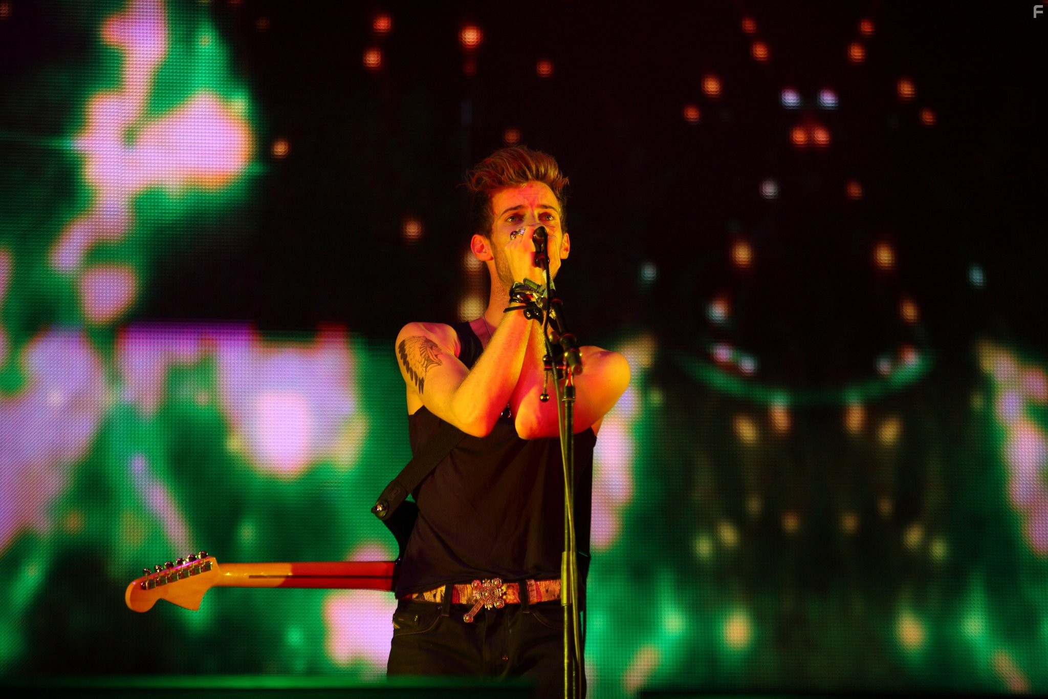 Luke Treadaway in Музыка нас связала (2011)