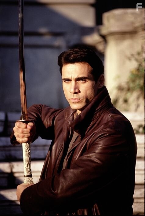 Adrian Paul stars as Duncan MacLeod