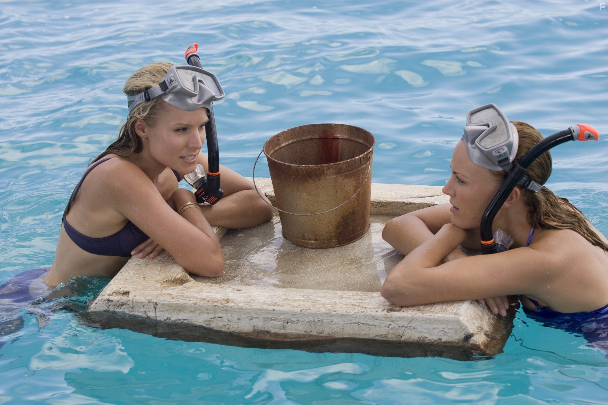 Malin Akerman and Kristen Bell in Формула любви для узников брака (2009)