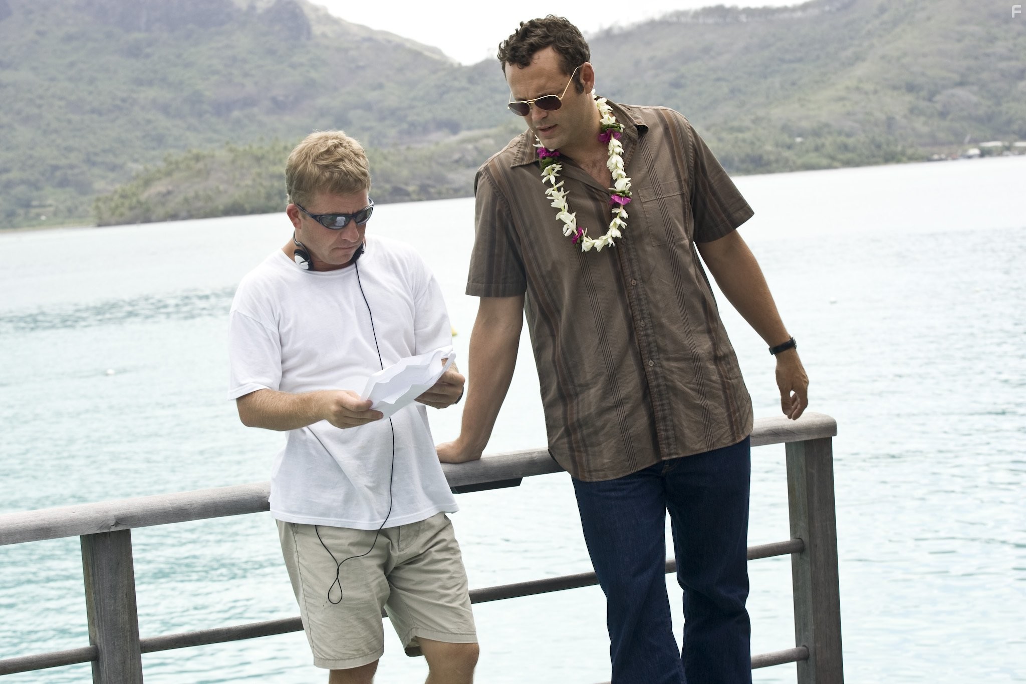 Vince Vaughn and Peter Billingsley in Формула любви для узников брака (2009)