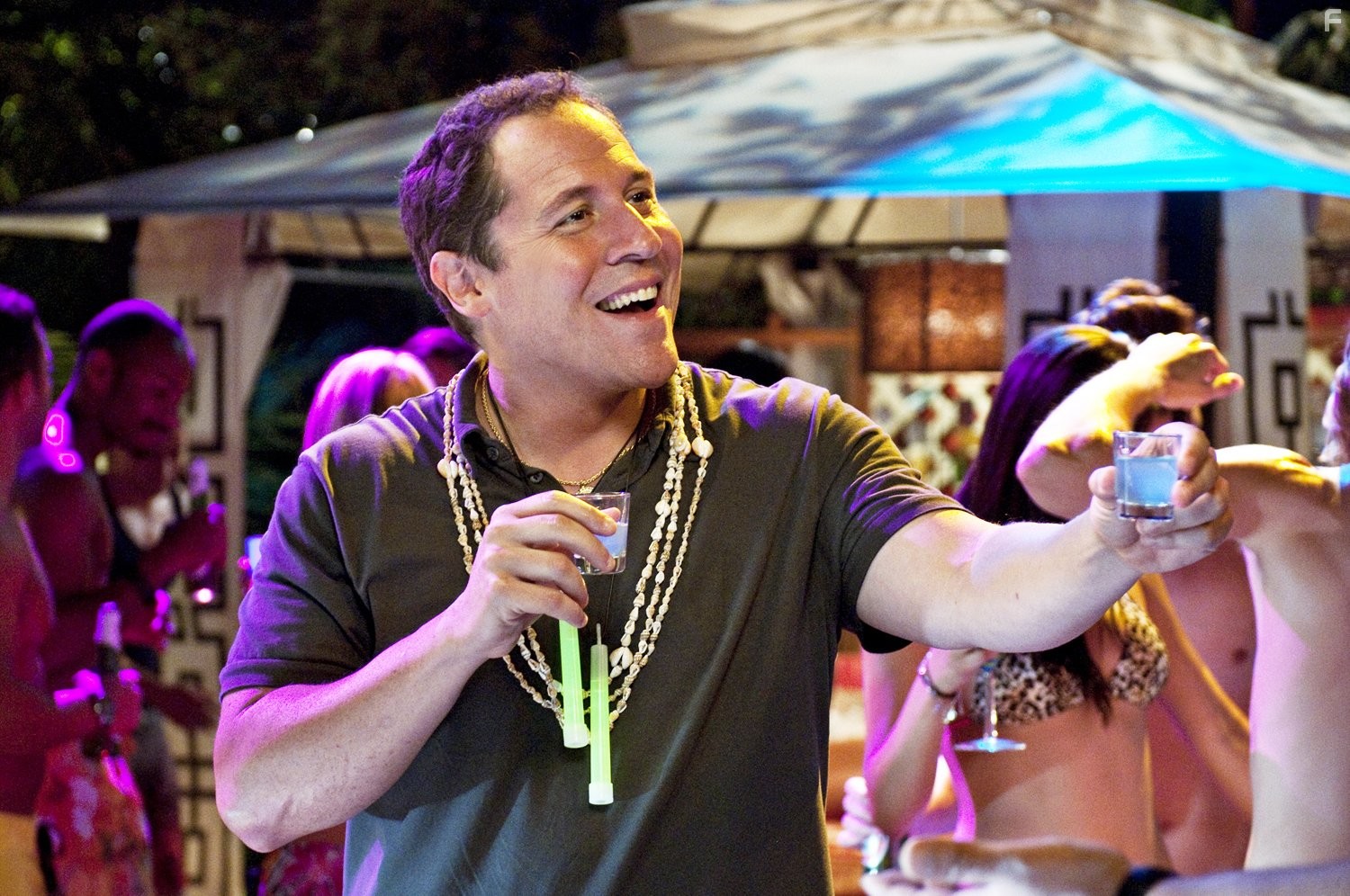 Jon Favreau in Формула любви для узников брака (2009)