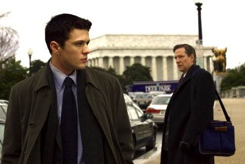 Ryan Phillippe and Chris Cooper in Измена (2007)