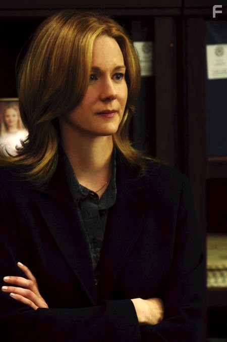 Laura Linney in Измена (2007)