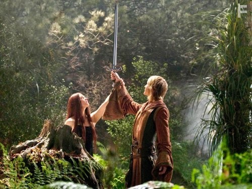 Danielle Cormack and Gabriel Mann in Легенда об Искателе (2008)