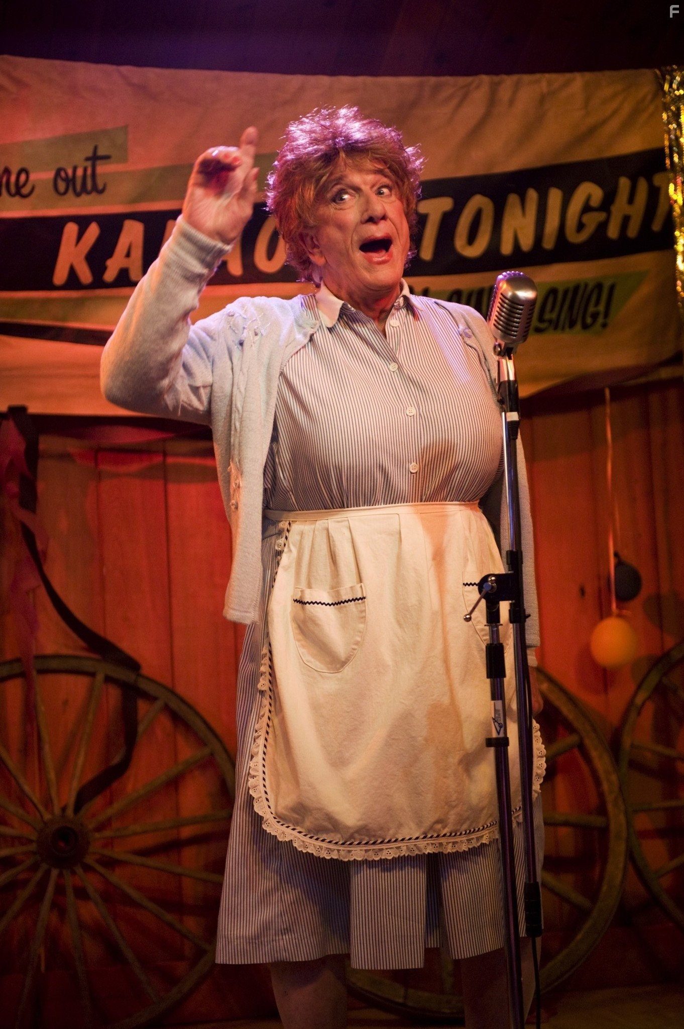 Leslie Nielsen in Стан Хельсинг (2009)