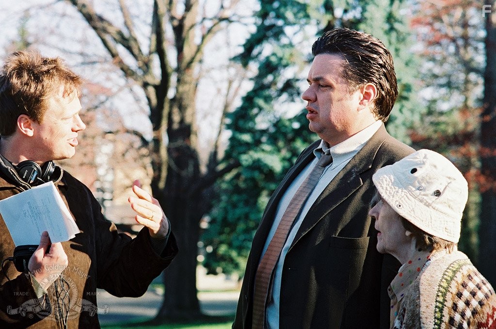 Oliver Platt and Peter Hedges in Праздник Эйприл (2003)