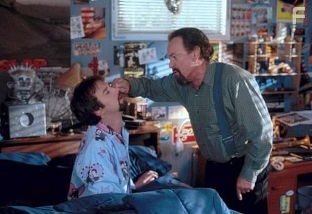 Super-slacker Gord gets a rude awakening from his dad