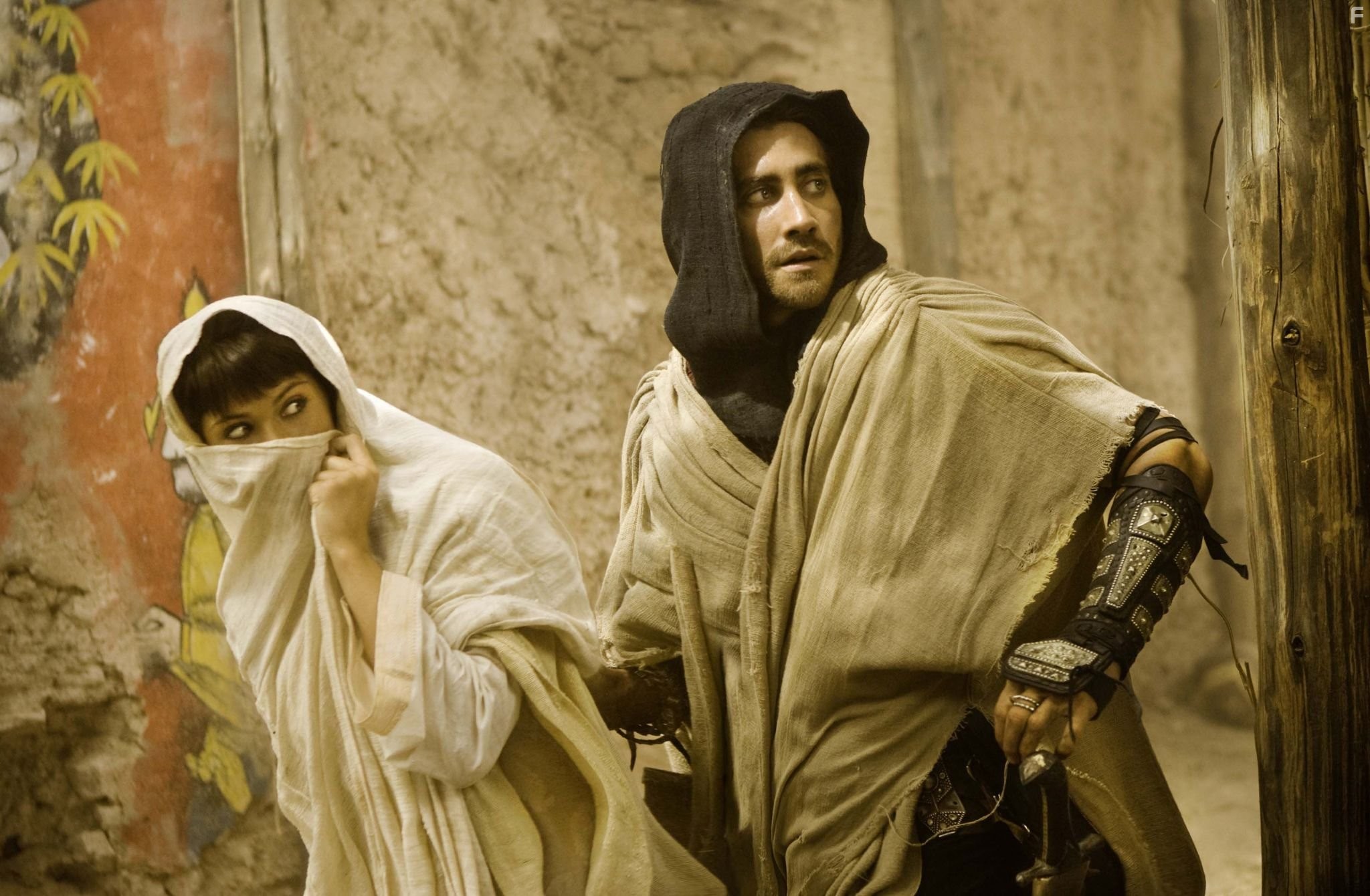 Jake Gyllenhaal and Gemma Arterton in Принц Персии: Пески времени (2010)
