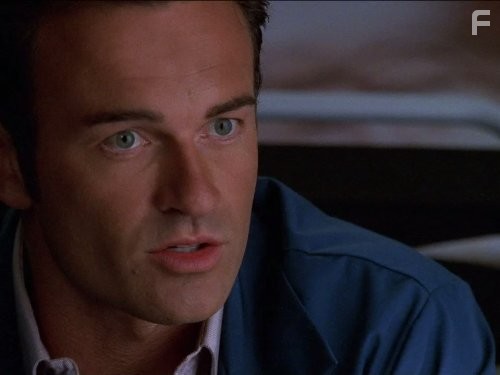 Dylan Walsh in Чaсти тела (2003)