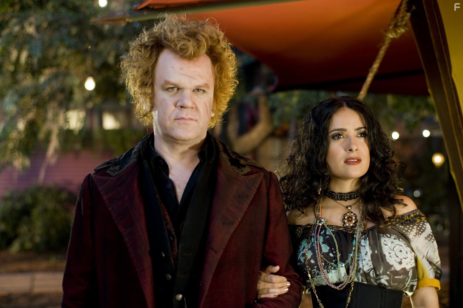 Salma Hayek and John C. Reilly in История одного вампира (2009)