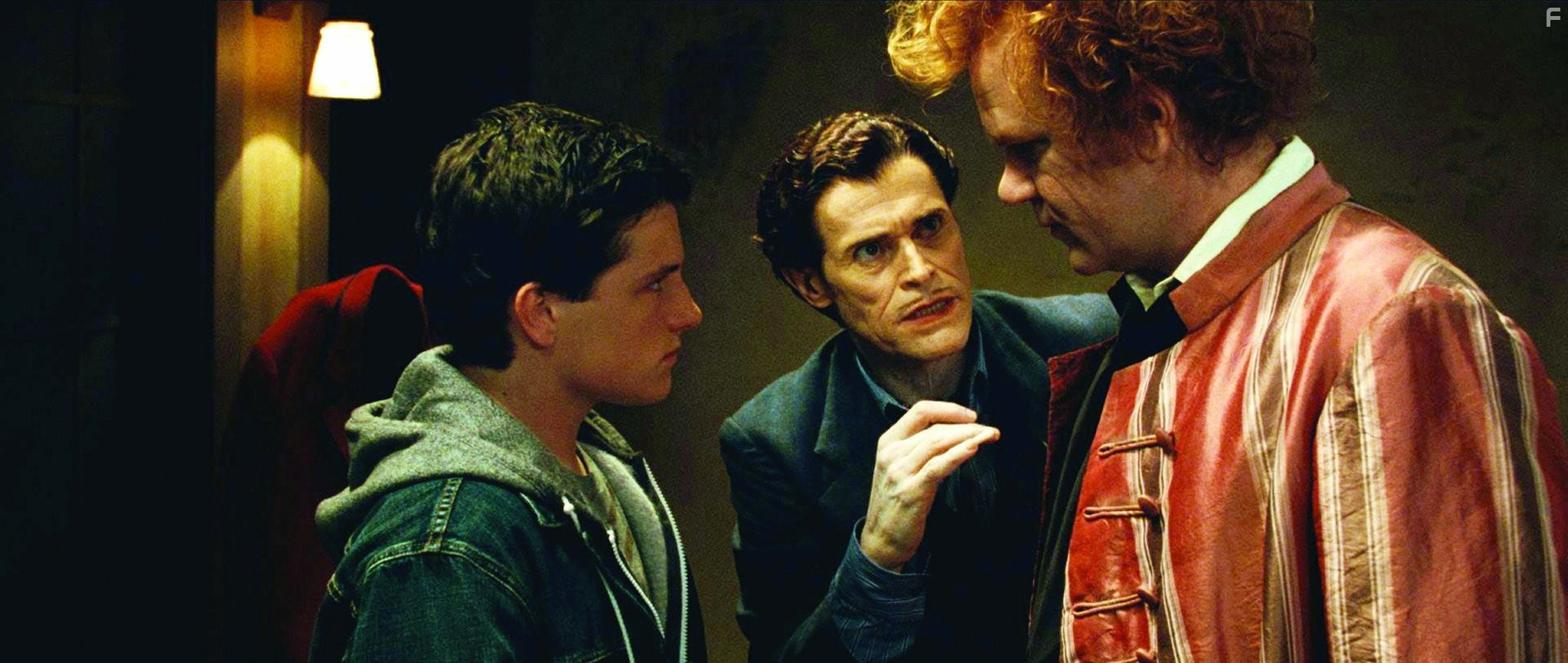 Willem Dafoe, John C. Reilly, and Josh Hutcherson in История одного вампира (2009)