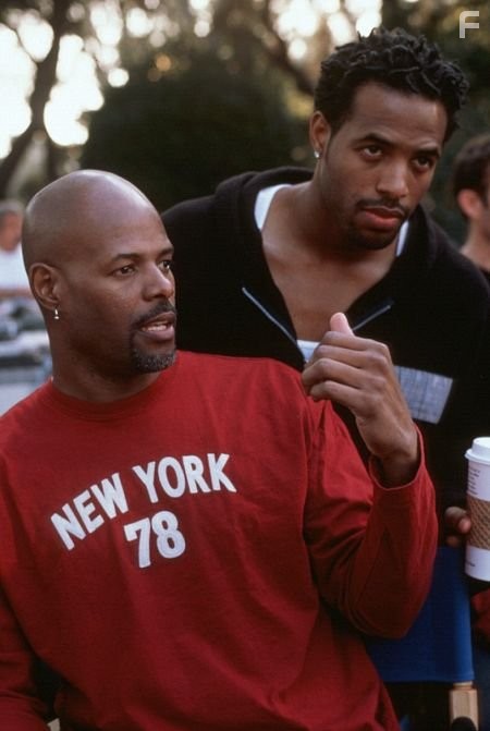 Keenen Ivory Wayans and Shawn Wayans in Очень страшное кино 2 (2001)