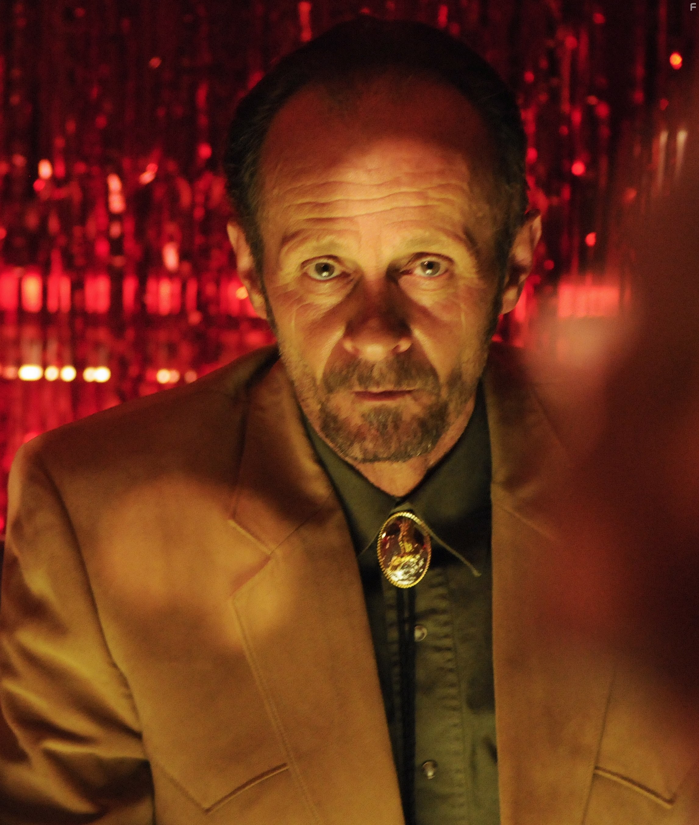 Luce Rains in Хранитель (2009)