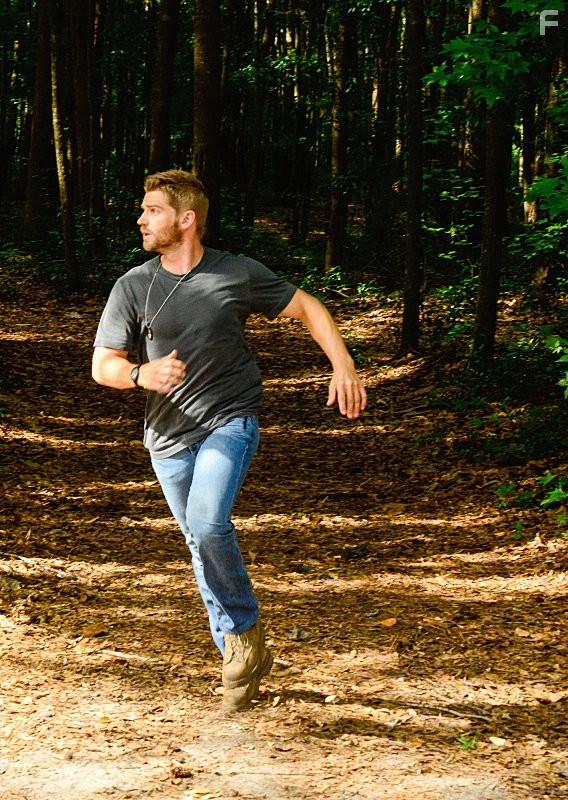 Mike Vogel in Под куполом (2013)