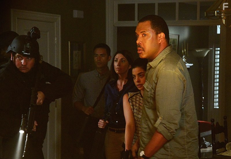 Eriq La Salle, Allie McCulloch, and Gia Mantegna in Под куполом (2013)