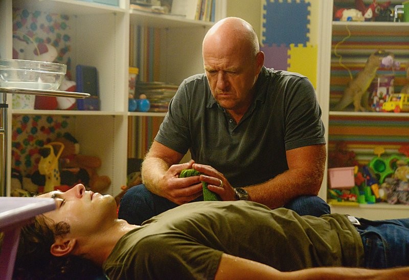 Dean Norris and Alexander Koch in Под куполом (2013)