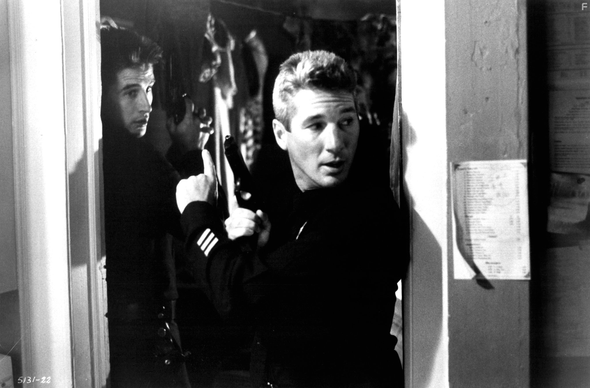 Richard Gere and William Baldwin in Bнyтреннее расследование (1990)