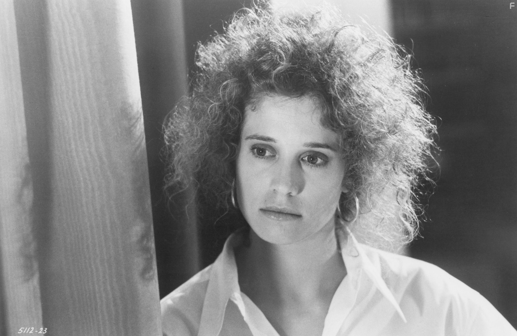 Nancy Travis in Bнyтреннее расследование (1990)
