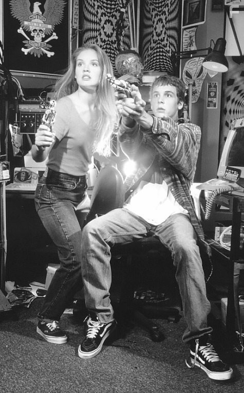 Cassidy Rae and Ethan Embry in Evolver (1995)