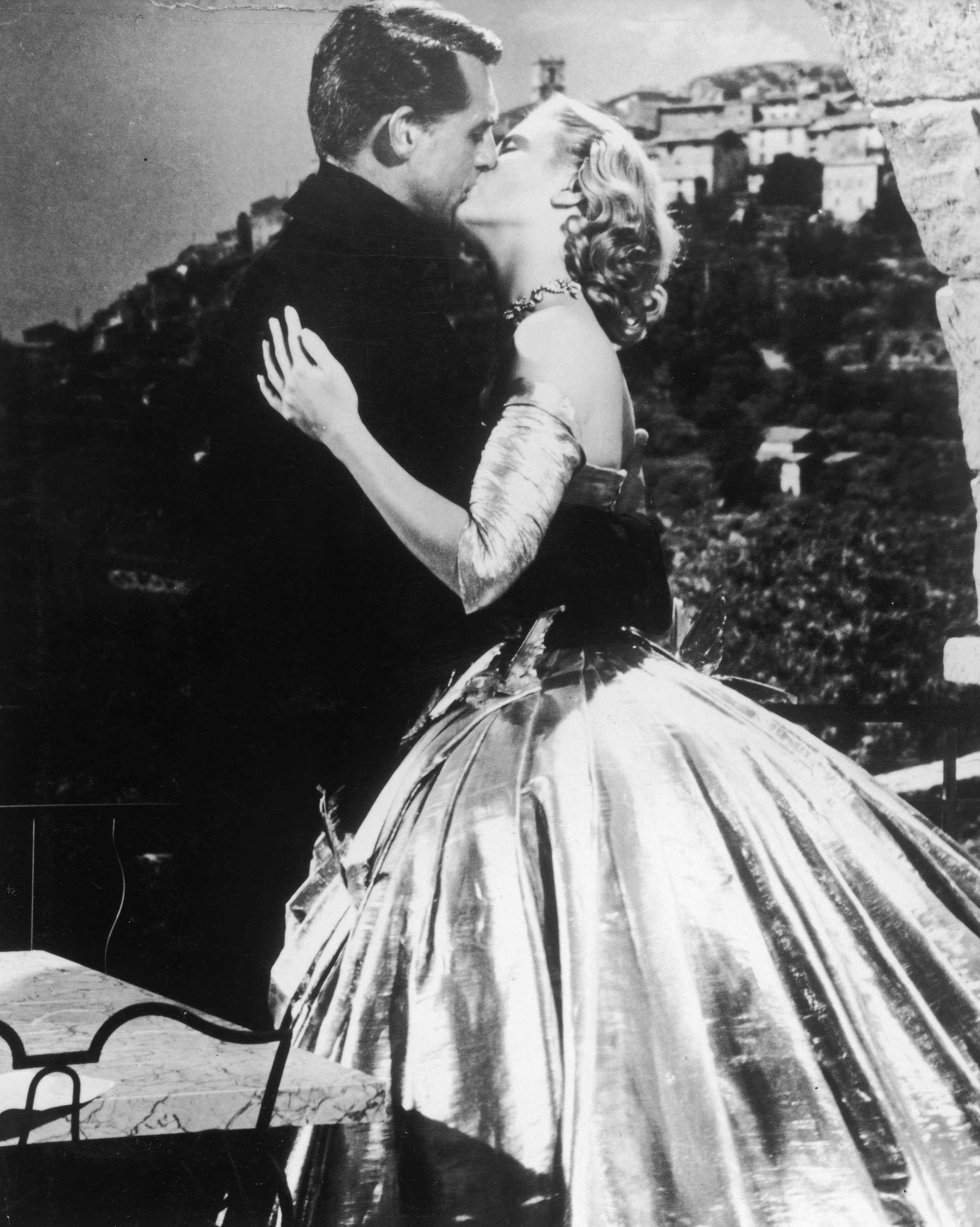Cary Grant and Grace Kelly in Поймать вора (1955)