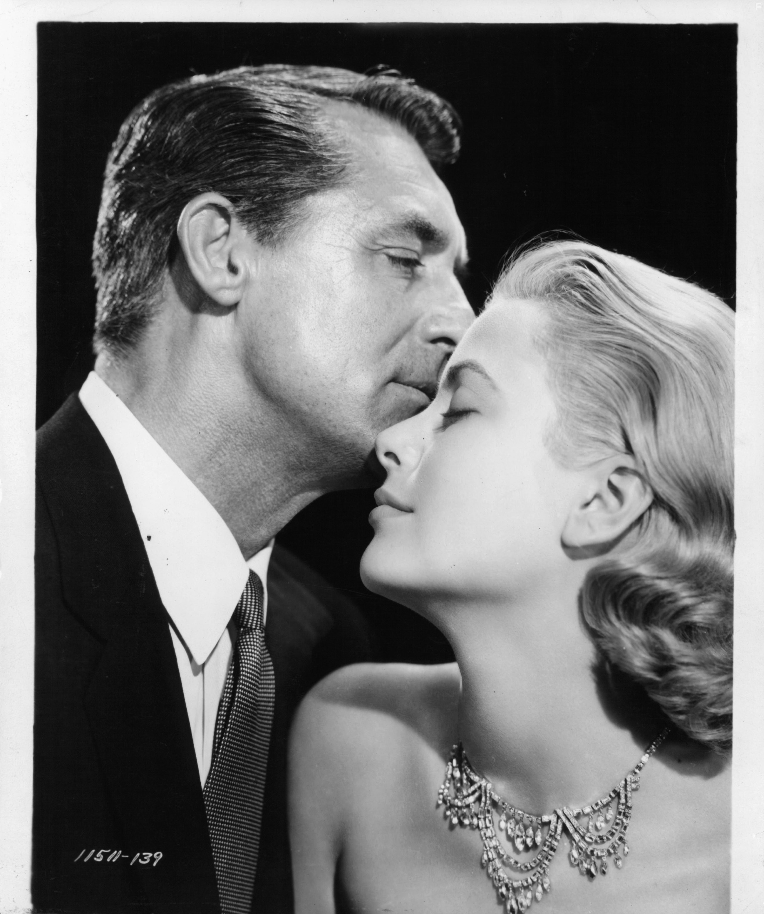 Cary Grant and Grace Kelly in Поймать вора (1955)
